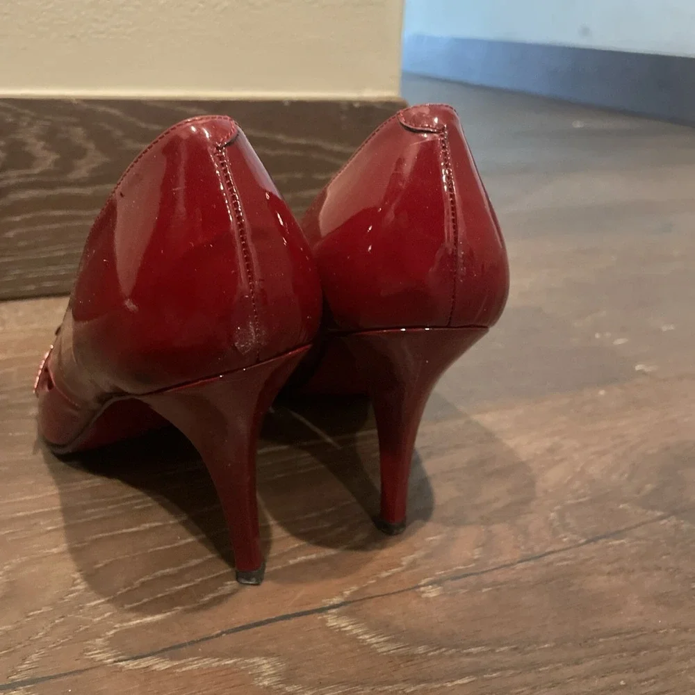Martinez Valero Patent Heels Pump‎